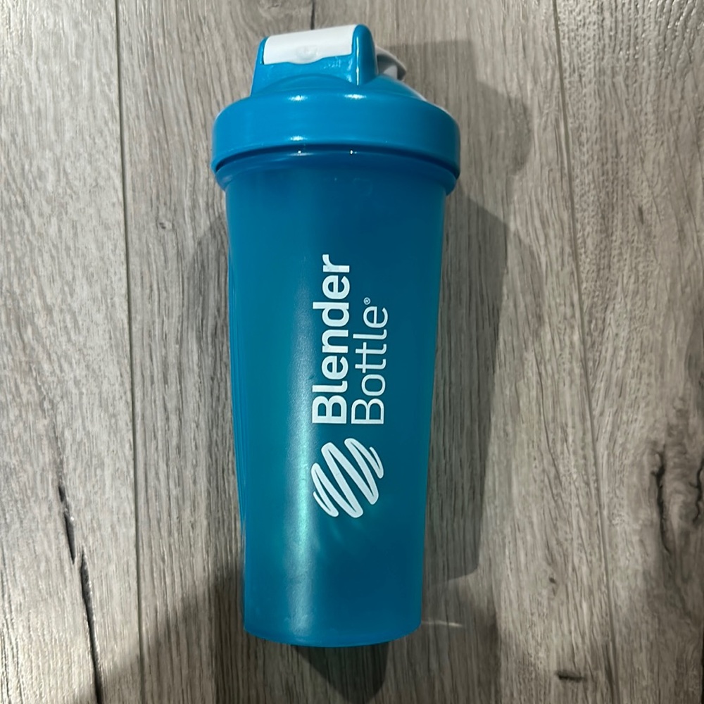 28oz Blender bottle
